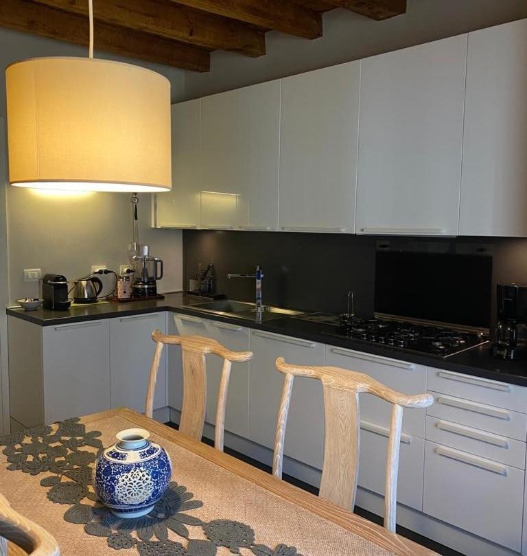 Marghera 37 Modern Milan